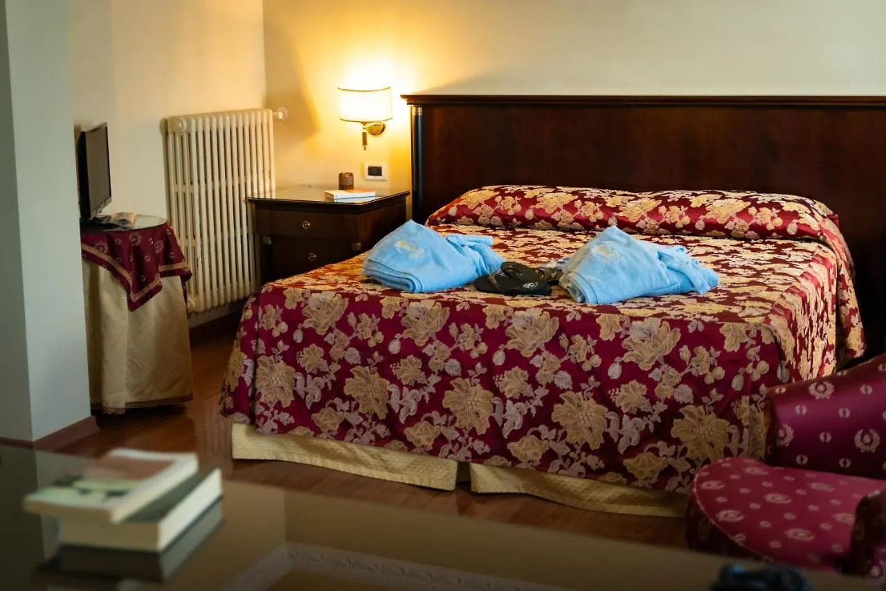 Hotel Terme Salus Abano Terme 3*,  Italy